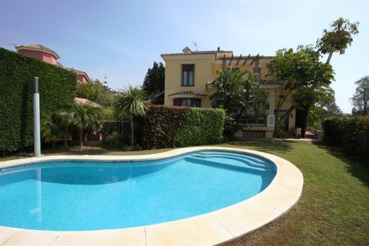 House | Resale in El Rosario - Development photo 1