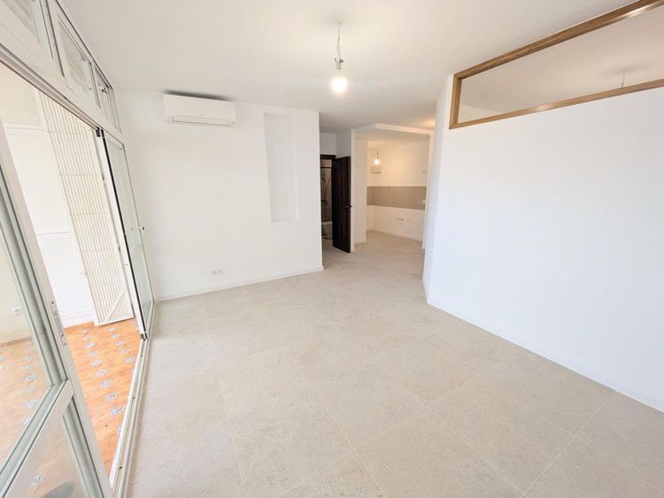 Apartment | Resale in La Carihuela in La Carihuela, Costa del Sol - Photo 3