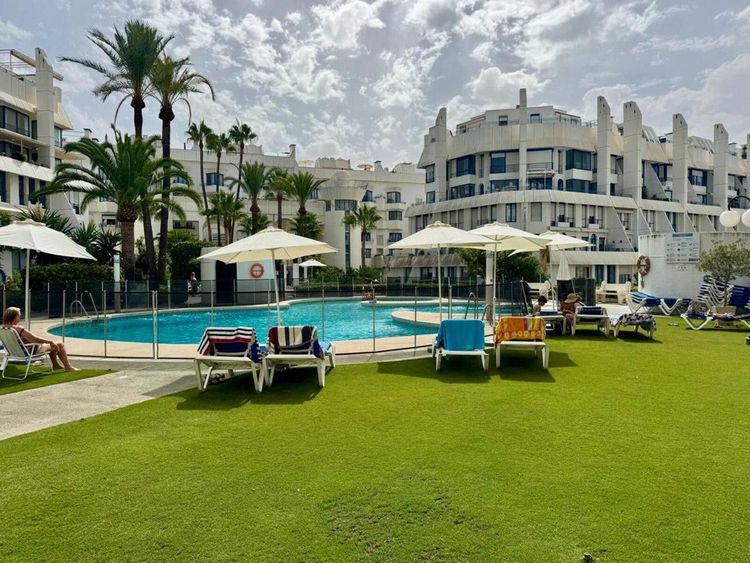 Apartment | Resale in The Golden Mile - Development photo 1