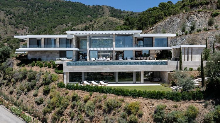 House | Resale in La Zagaleta in La Zagaleta, Costa del Sol - Photo 2