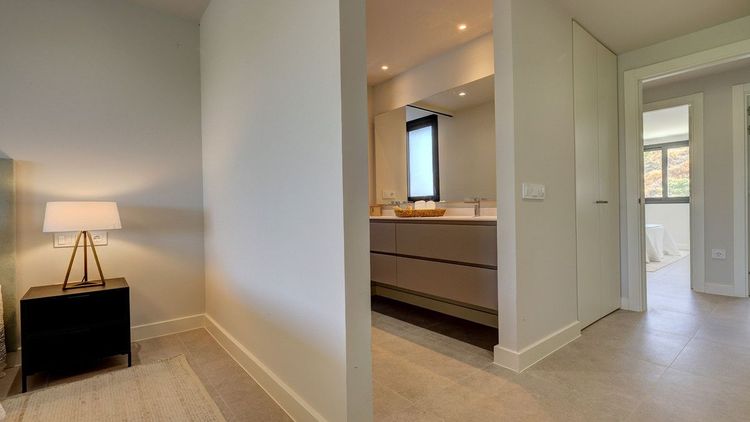 Penthouse | Resale in Estepona in Estepona, Costa del Sol - Photo 5