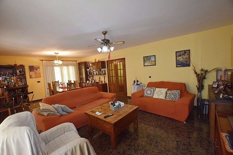 House | Resale in Villamartin in Villamartin, Costa Blanca - Photo 3