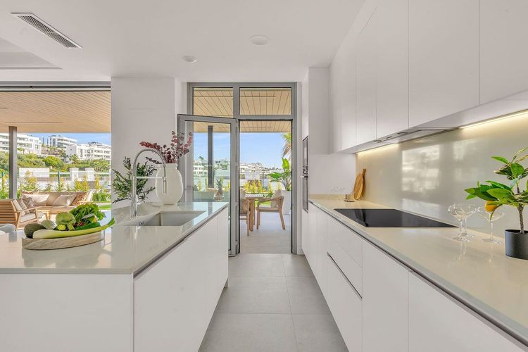 Apartment | Resale in Marbella in Marbella Others, Costa del Sol - Photo 5