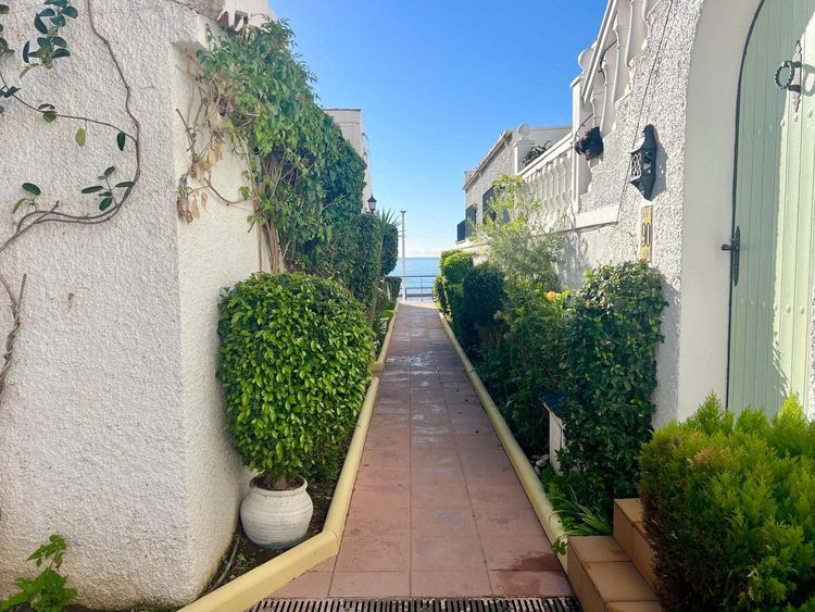 House | Resale in Estepona in Estepona, Costa del Sol - Photo 3