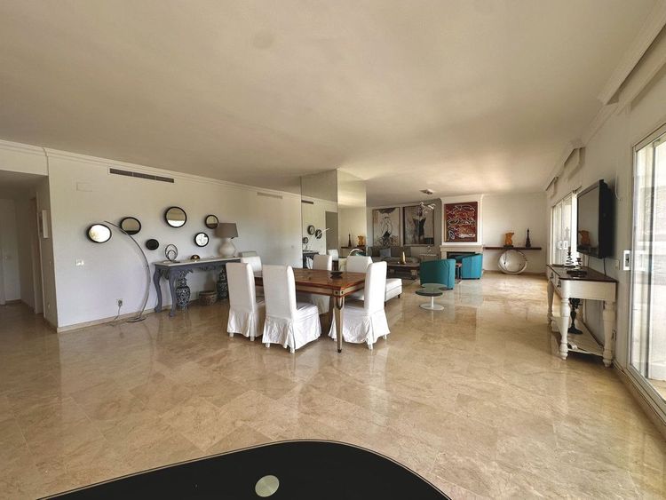 Penthouse | Resale in Marbella in Marbella Others, Costa del Sol - Photo 3