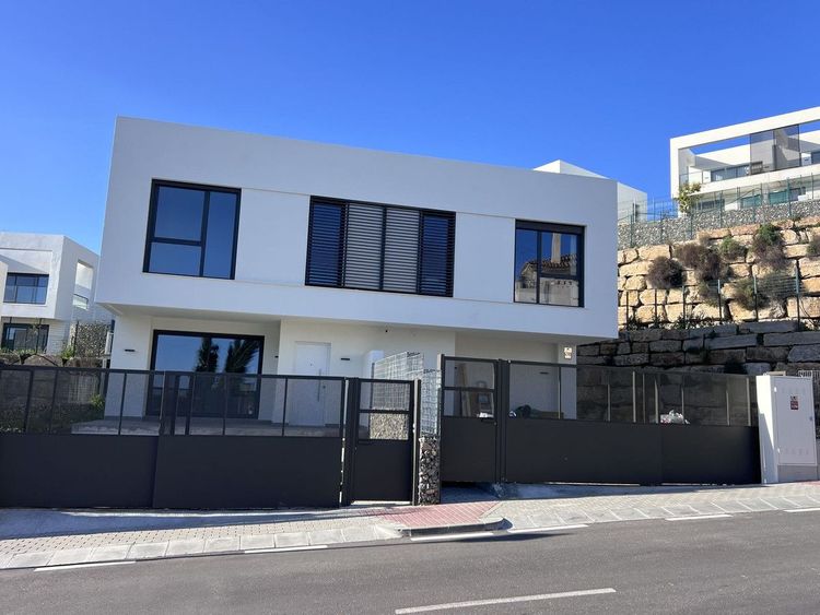 House | Resale in Riviera del Sol - Development photo 1