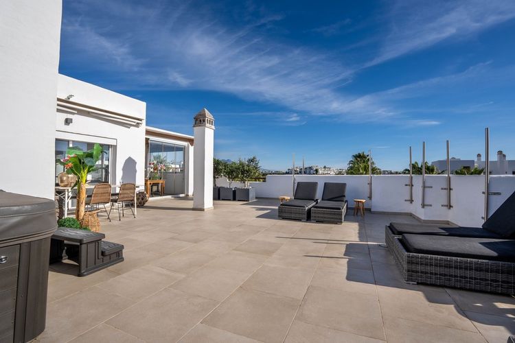 Penthouse | Resale in New Golden Mile in New Golden Mile, Costa del Sol - Photo 4