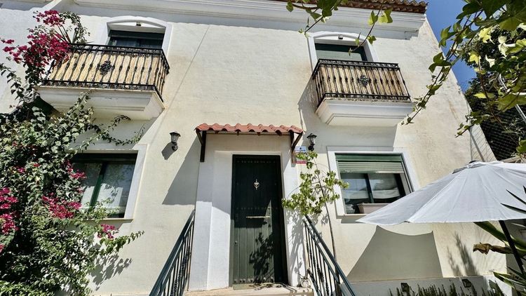 House | Resale in Arroyo de la Miel in Arroyo de la Miel, Costa del Sol - Photo 4