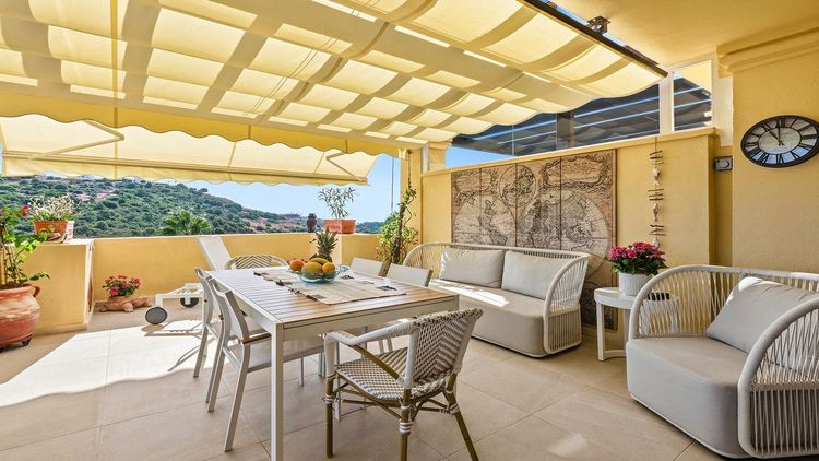 Apartment | Resale in Casares in Casares Others, Costa del Sol - Photo 2