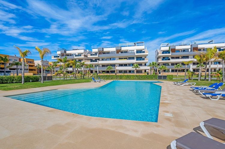 Apartment | Resale in Playa Flamenca in Playa Flamenca, Orihuela Costa, Costa Blanca - Photo 2