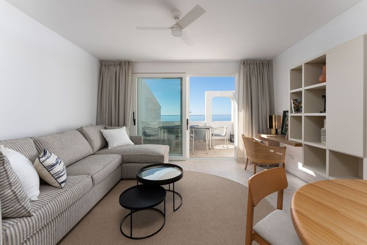 Penthouse | Resale in Calahonda in Calahonda, Costa del Sol - Photo 3