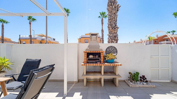 House | Resale in Dona Pepa in Dona Pepa, Costa Blanca - Photo 4
