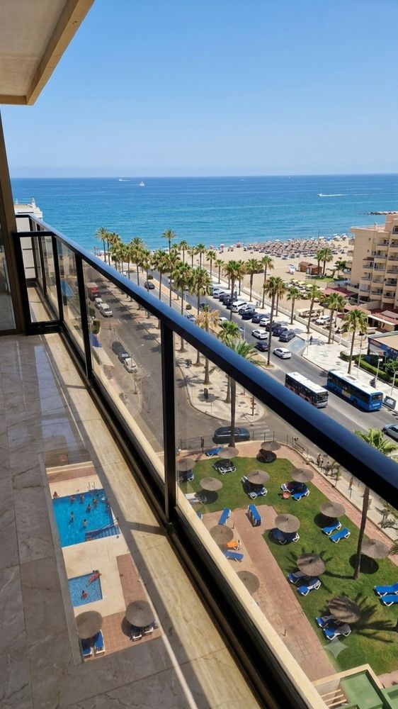 Penthouse | Resale in Benalmadena Costa in Benalmadena Costa, Costa del Sol - Main property photo