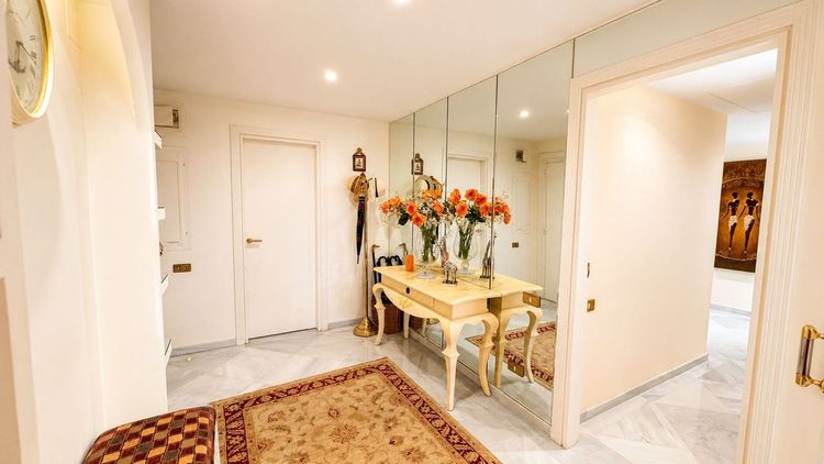 Apartment | Resale in Marbella in Marbella Others, Costa del Sol - Photo 4