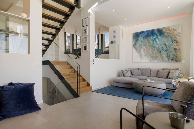 House | Resale in Cabopino in Cabopino, Costa del Sol - Photo 4
