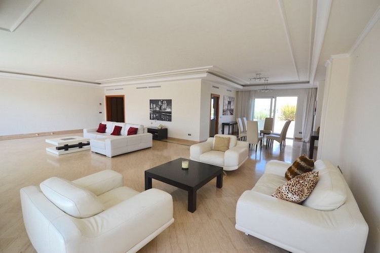 Penthouse | Resale in Puerto Banús in Puerto Banús, Costa del Sol - Photo 2