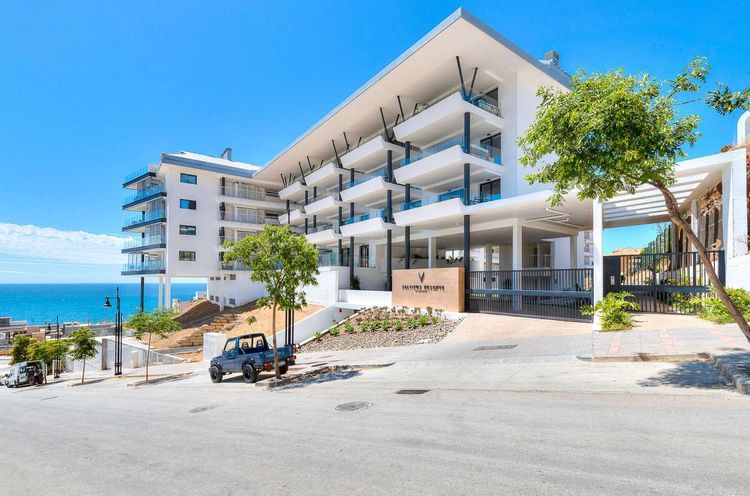 Apartment | Resale in Fuengirola in Fuengirola Others, Costa del Sol - Photo 2