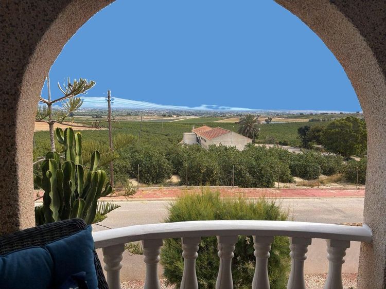 House | Resale in Almoradi in Costa Blanca - Photo 2