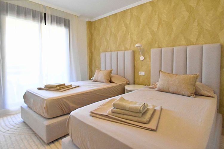 Apartment | Resale in Casares Playa in Casares Playa, Costa del Sol - Photo 3