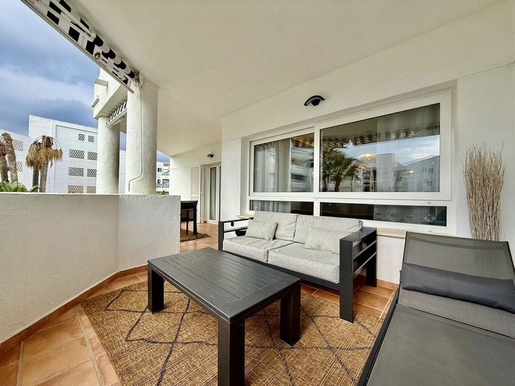 Apartment | Resale in Puerto Banús in Puerto Banús, Nueva Andalucía, Costa del Sol - Photo 4
