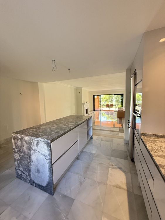 Apartment | Resale in Benahavís - Development photo 1