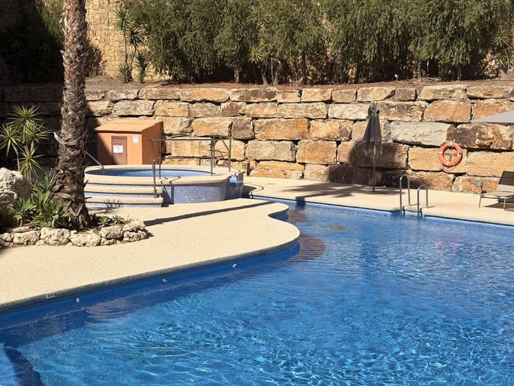 Apartment | Resale in Benahavís in Benahavís Others, Costa del Sol - Photo 3