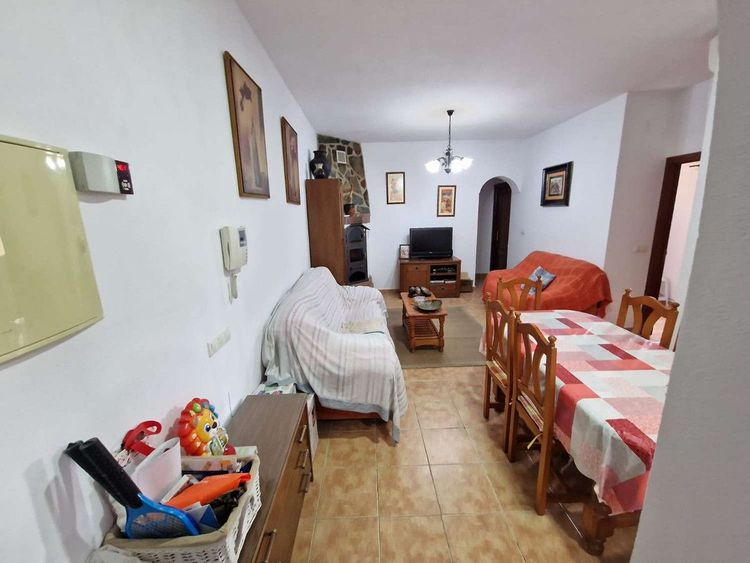 House | Resale in Alhaurín de la Torre in Alhaurín de la Torre, Costa del Sol - Photo 5