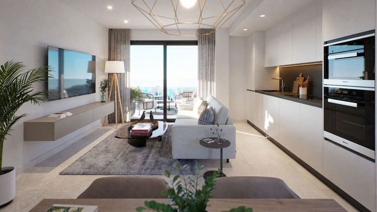 Apartment | Resale in Fuengirola in Fuengirola Others, Costa del Sol - Photo 2