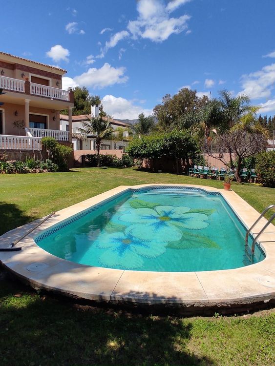 House | Resale in Sierrezuela in Sierrezuela, Costa del Sol - Photo 3