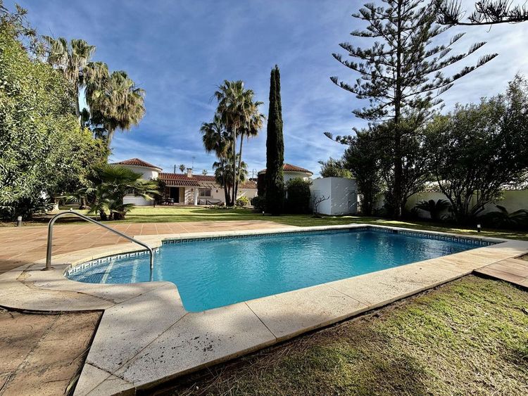 House | Resale in San Pedro de Alcántara - Development photo 1