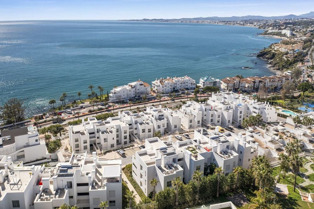 Apartment | Resale in Torrequebrada in Torrequebrada, Costa del Sol - Main property photo