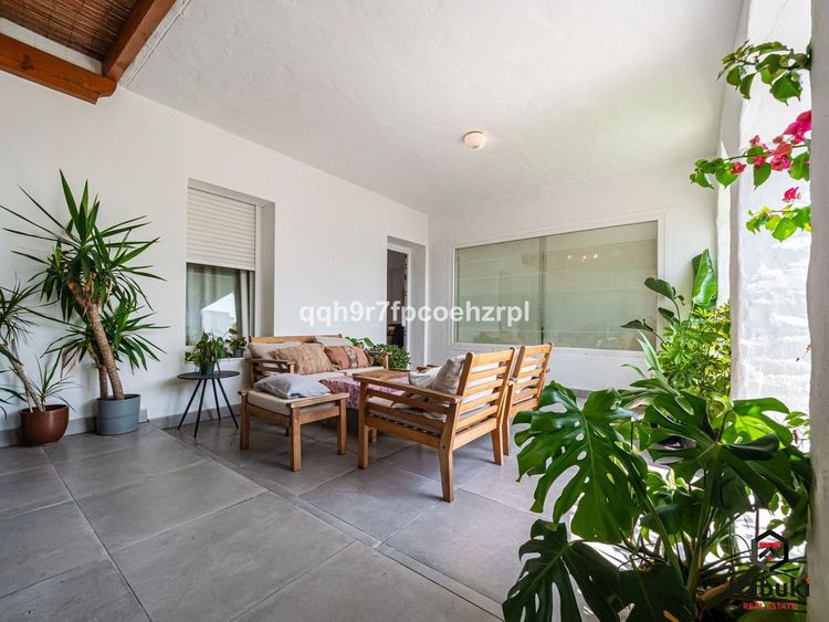 House | Resale in Reserva de Marbella in Reserva de Marbella, Costa del Sol - Photo 2