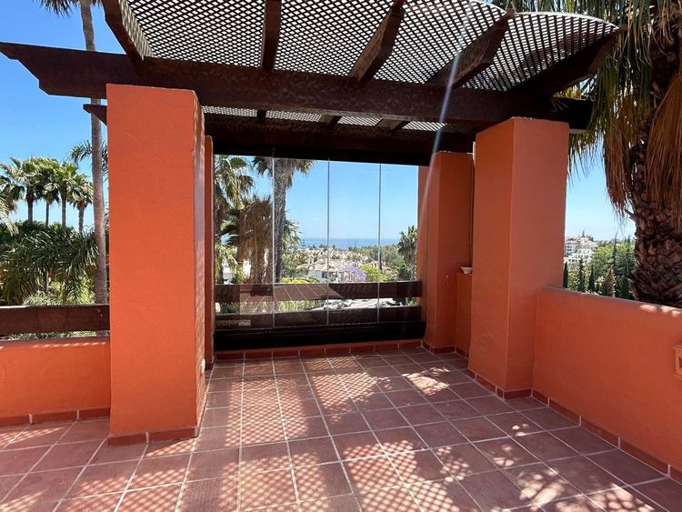 House | Resale in The Golden Mile in The Golden Mile, Costa del Sol - Photo 4